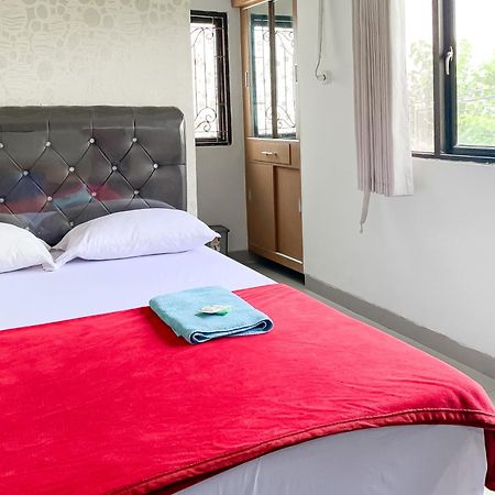 Penginapan Losmen Ayu Pamanukan Redpartner Pamanukan Hilir Ngoại thất bức ảnh