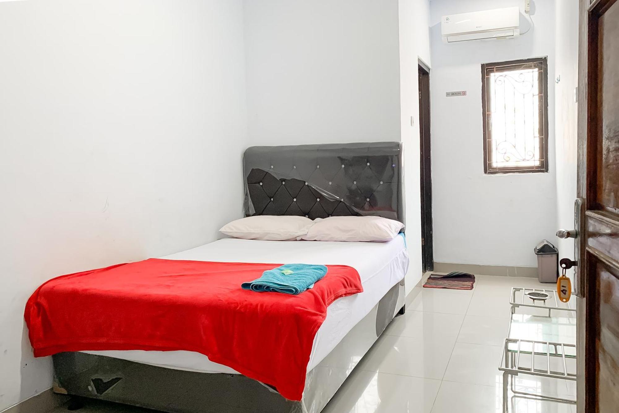 Penginapan Losmen Ayu Pamanukan Redpartner Pamanukan Hilir Ngoại thất bức ảnh